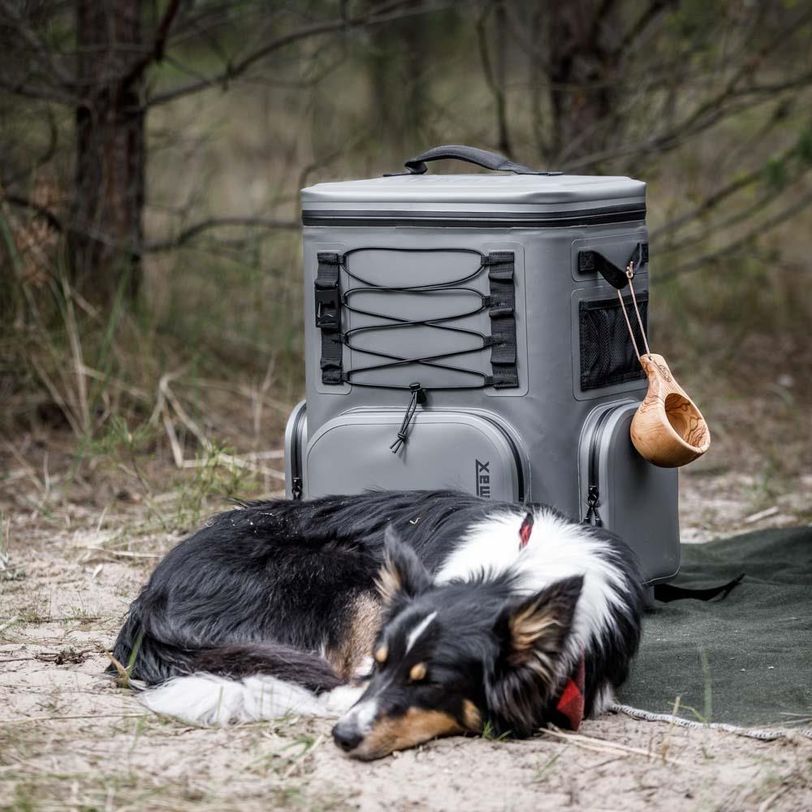 17 liter Cooler Bag to keep food and drinks cool for up to 6 days Athena